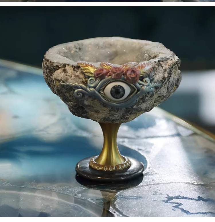 Holy Grail Geode Ornament – Evil Eye – Raw Stone Diameter 6–8cm, Height 6.5cm, 250–300g