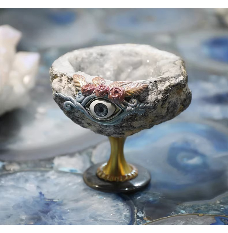 Holy Grail Geode Ornament – Evil Eye – Raw Stone Diameter 6–8cm, Height 6.5cm, 250–300g