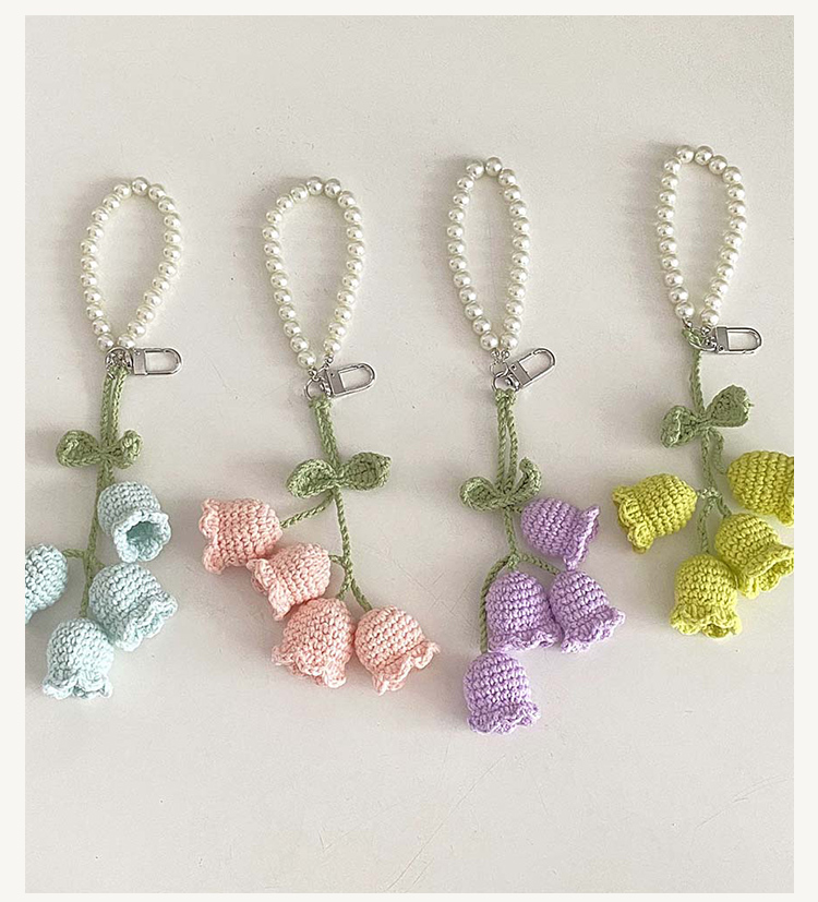 Crochet Lily of the Valley Keychain with 8mm Pearl Chain – Handmade 4 Flowers Bag Charm for Gifts