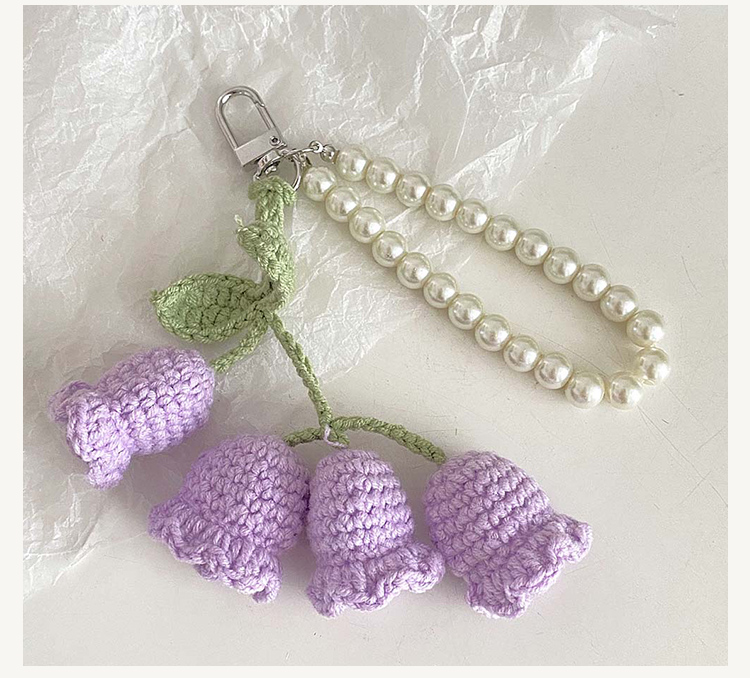 Crochet Lily of the Valley Keychain with 8mm Pearl Chain – Handmade 4 Flowers Bag Charm for Gifts