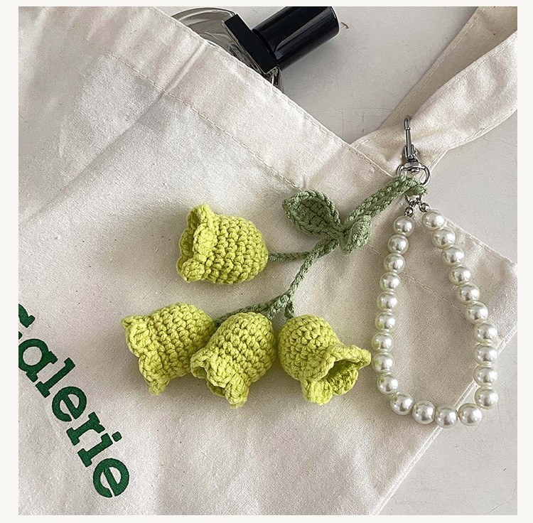 Crochet Lily of the Valley Keychain with 8mm Pearl Chain – Handmade 4 Flowers Bag Charm for Gifts