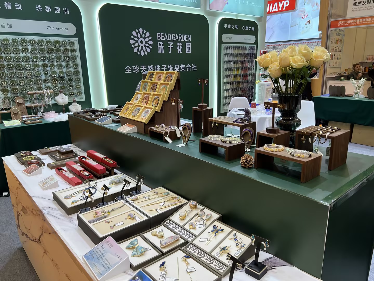 BEAD GARDEN Showcases Natural Bead Jewelry