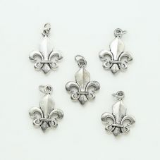 Fleur de lis Antique Silver Charm