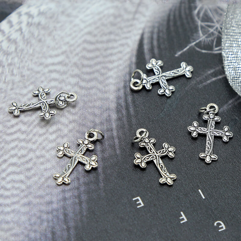 Sm.Cross Antique Silver Charm