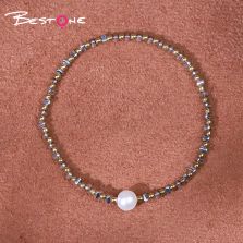 Bracelet - Pearl -7mm+ copper bead -2mm+ Hemitite - triangle - Silver -2*3mm- elastic rope Bracelet - Pearl -7mm+ copper bead -2mm+ Hemitite - triangle - Silver -2*3mm- elastic rope